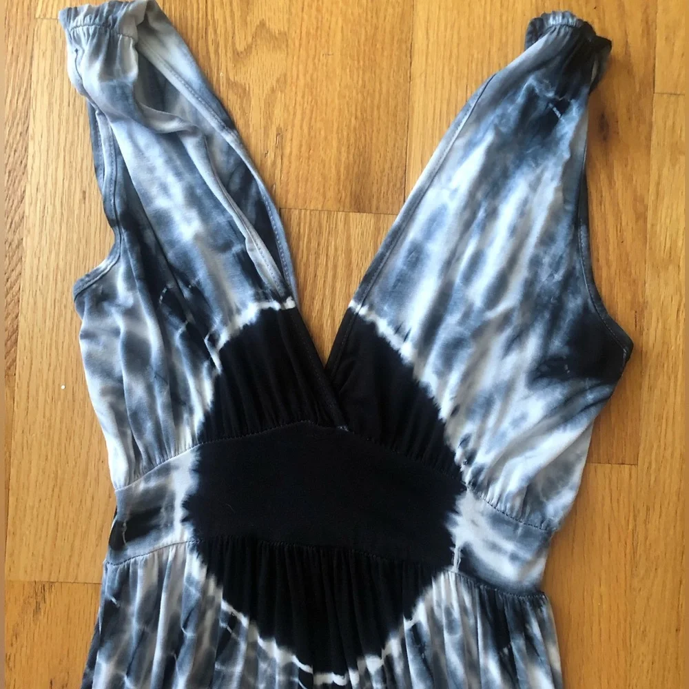 Promesa Black & White Tie-Dye V-Neck Maxi Dress - Picture 2 of 3